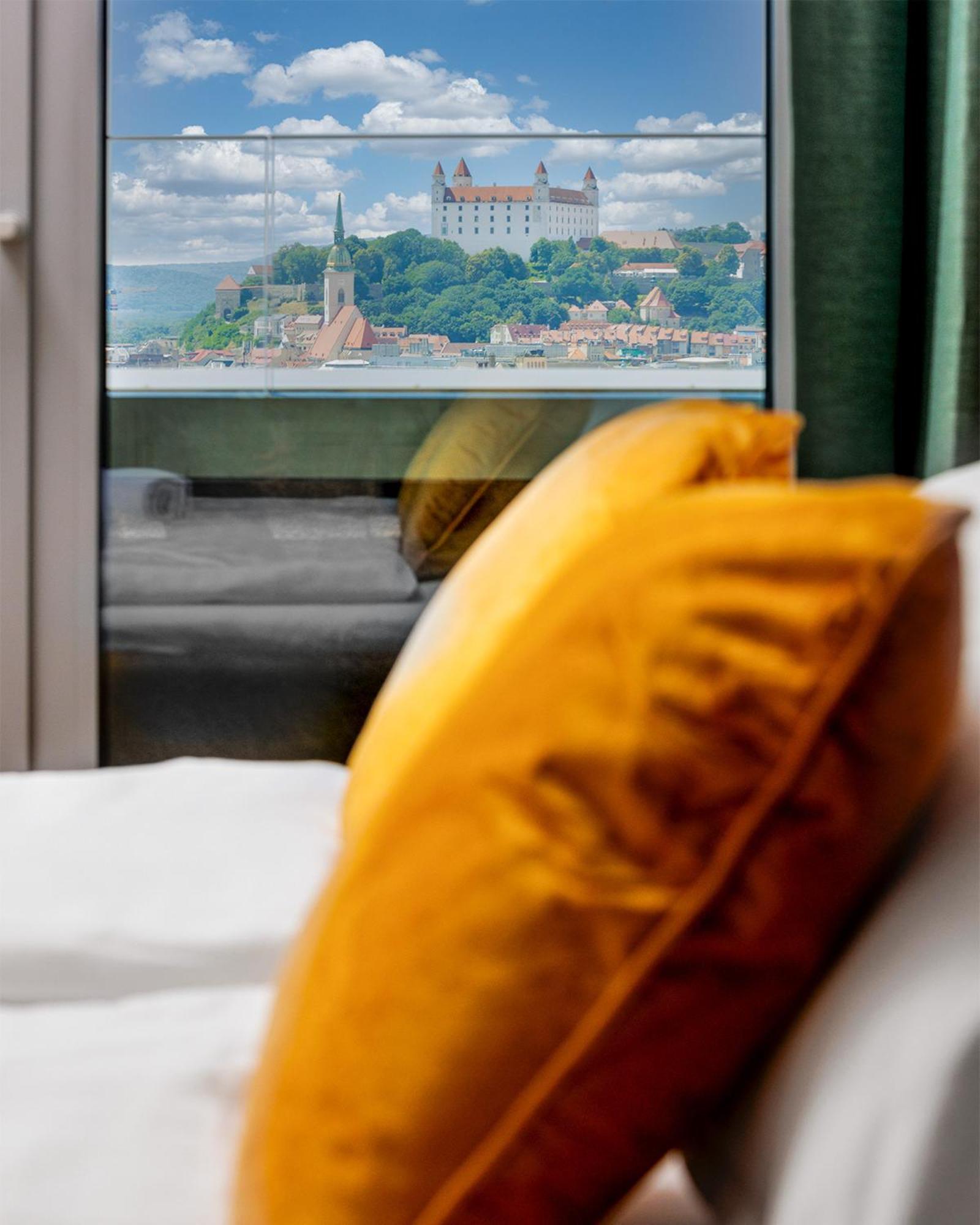 Sky Park 1 - Luxurious #Instaworthy Apartment In Downtown City Center With Included Parking, Best Address In Town Bratislava Eksteriør bilde