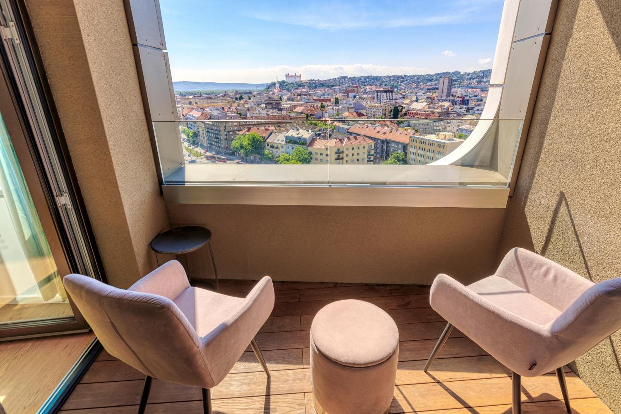 Sky Park 1 - Luxurious #Instaworthy Apartment In Downtown City Center With Included Parking, Best Address In Town Bratislava Eksteriør bilde