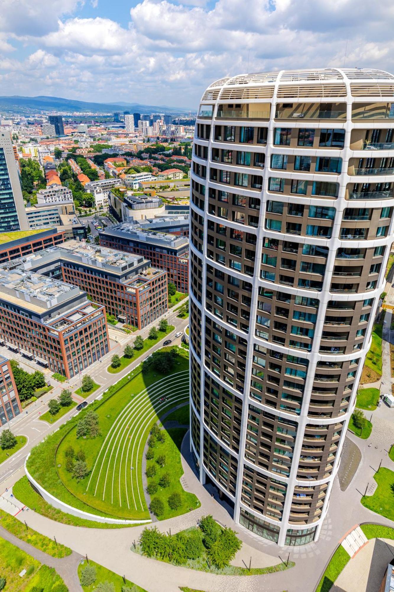 Sky Park 1 - Luxurious #Instaworthy Apartment In Downtown City Center With Included Parking, Best Address In Town Bratislava Eksteriør bilde